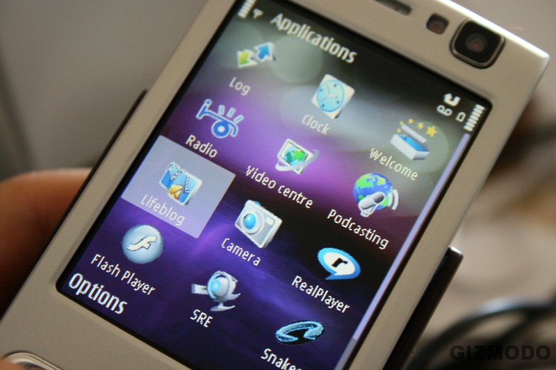 Illustration for article titled Gizmodo's Long-Ass Nokia N95 Review: Why it Rocks, Why it Sucks